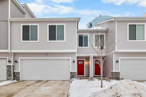 9612 Heightsview Dr, West Des Moines, IA, 50266-5057 | Card Image