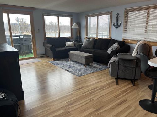 5-133 S 1st St, Harpers Ferry, IA, 52146-9716 | Card Image