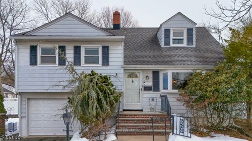 26 Franklin St, Verona, NJ, 07044-2222 | Card Image