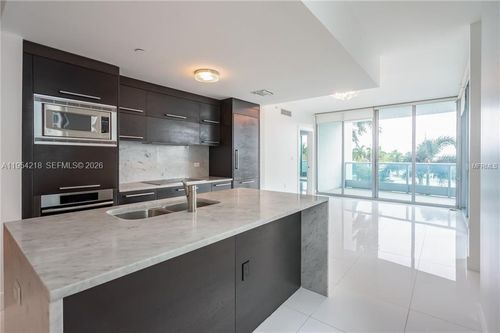 apt-301-900 Biscayne Blvd, Miami, FL, 33132-1560 | Card Image