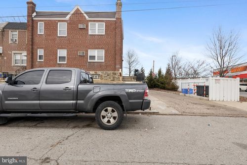 6136 Hawthorne St, PHILADELPHIA, PA, 19135-4411 | Card Image