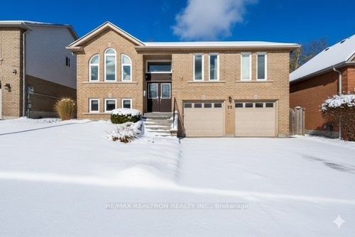 28 Frontier Ave, Orillia, ON, L3V7S8 | Card Image