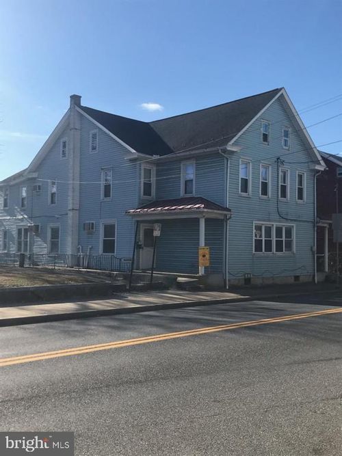101-148 W High St, ELIZABETHTOWN, PA, 17022-2019 | Card Image