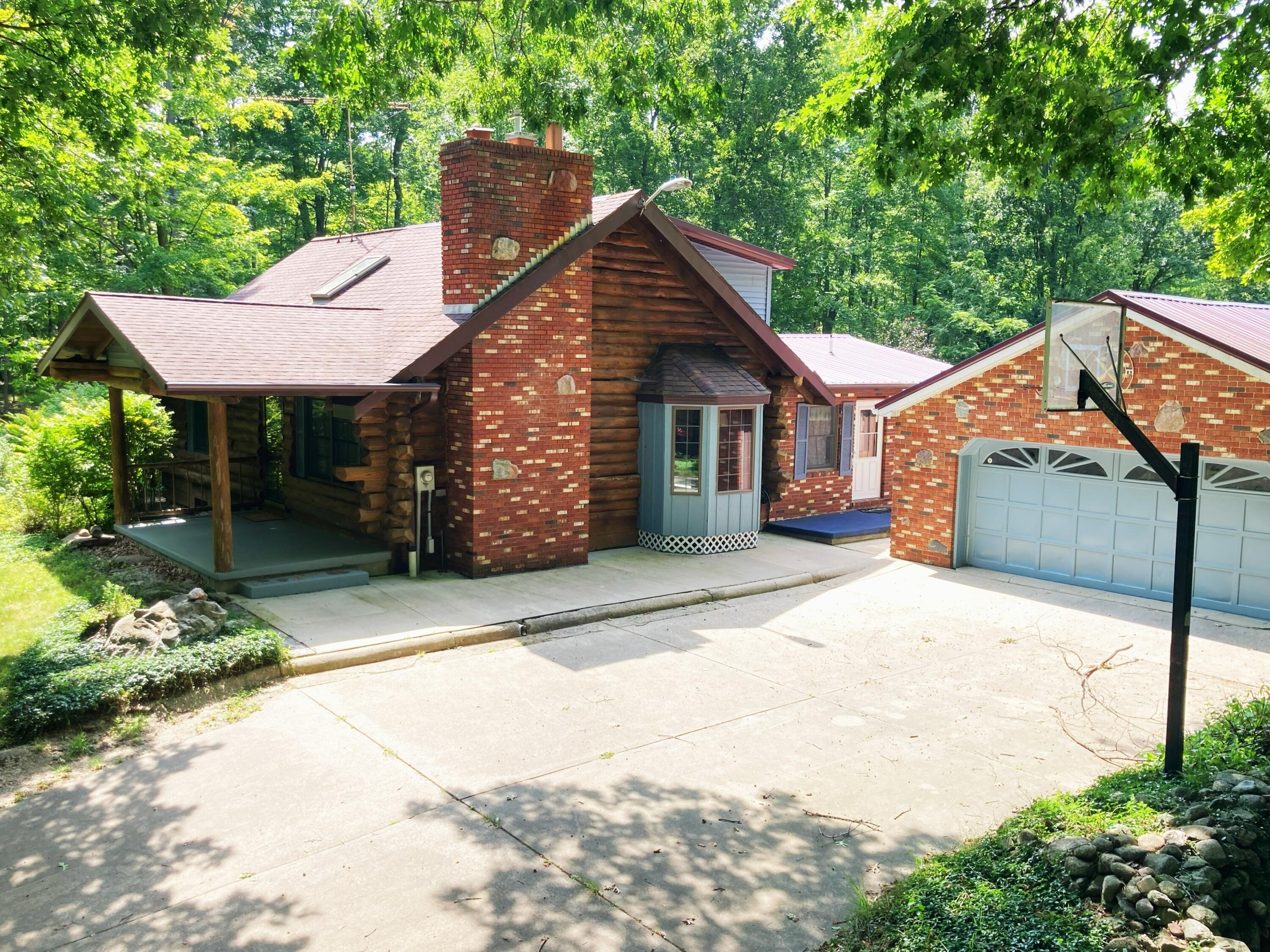 Caris Rd, Edmore, MI 48829