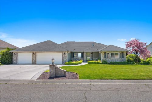 8720 E Woodland Park Dr, Spokane, WA, 99217-9488 | Card Image