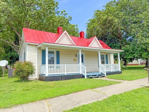 204 W Maryland Ave, Crewe, VA, 23930-1712 | Card Image