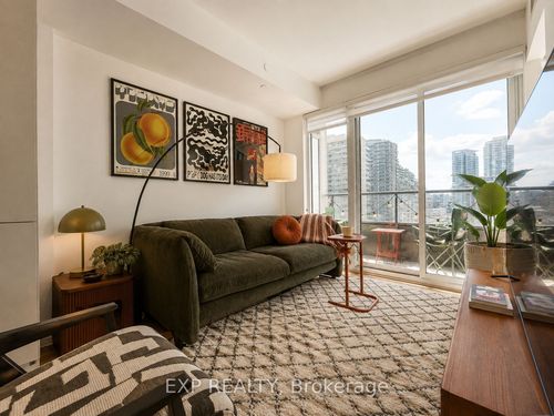 811-19 Western Battery Rd, Toronto, ON, M6K0E3 | Card Image