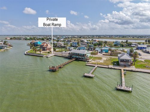 740 Copano Cove Rd, Rockport, TX, 78382-9526 | Card Image