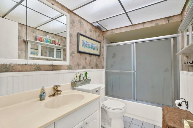 9381 Nw 41 St Pl, House other with 4 bedrooms, 3 bathrooms and null parking in Sunrise FL | Image 24
