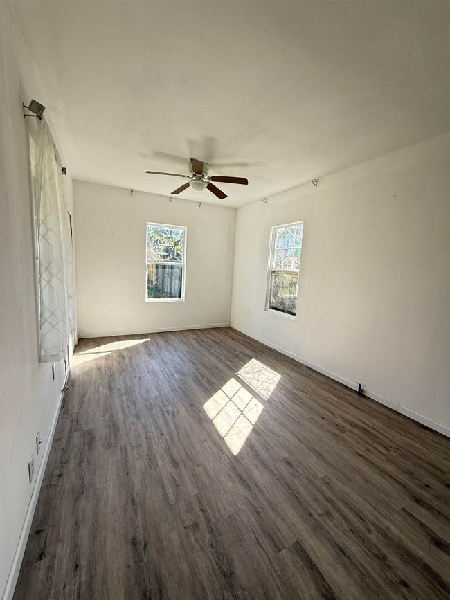 627 - 625 E Pipkin St, House other with 2 bedrooms, 1 bathrooms and null parking in Beaumont TX | Image 30