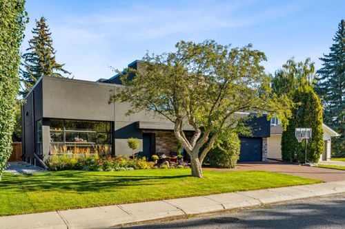 640 Willoughby Cres Se, Calgary, AB, T2J2A1 | Card Image