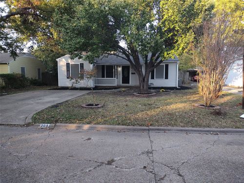 208 Almond St, Waxahachie, TX, 75165-1804 | Card Image