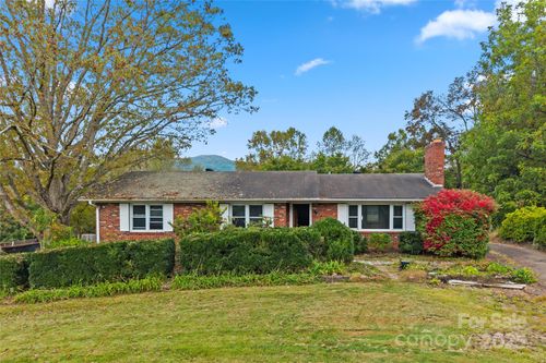 126 College Cir, Swannanoa, NC, 28778-2031 | Card Image