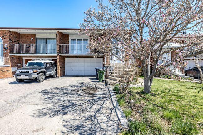 28 Sawmill Rd, House attached with 4 bedrooms, 3 bathrooms and 3 parking in North York ON | Image 47