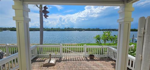 3747 Pompano Dr Se, ST PETERSBURG, FL, 33705-4025 | Card Image
