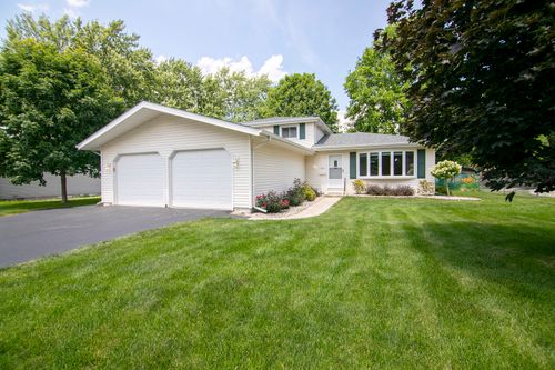 52 Emery Dr, Bourbonnais, IL, 60914-1068 | Card Image