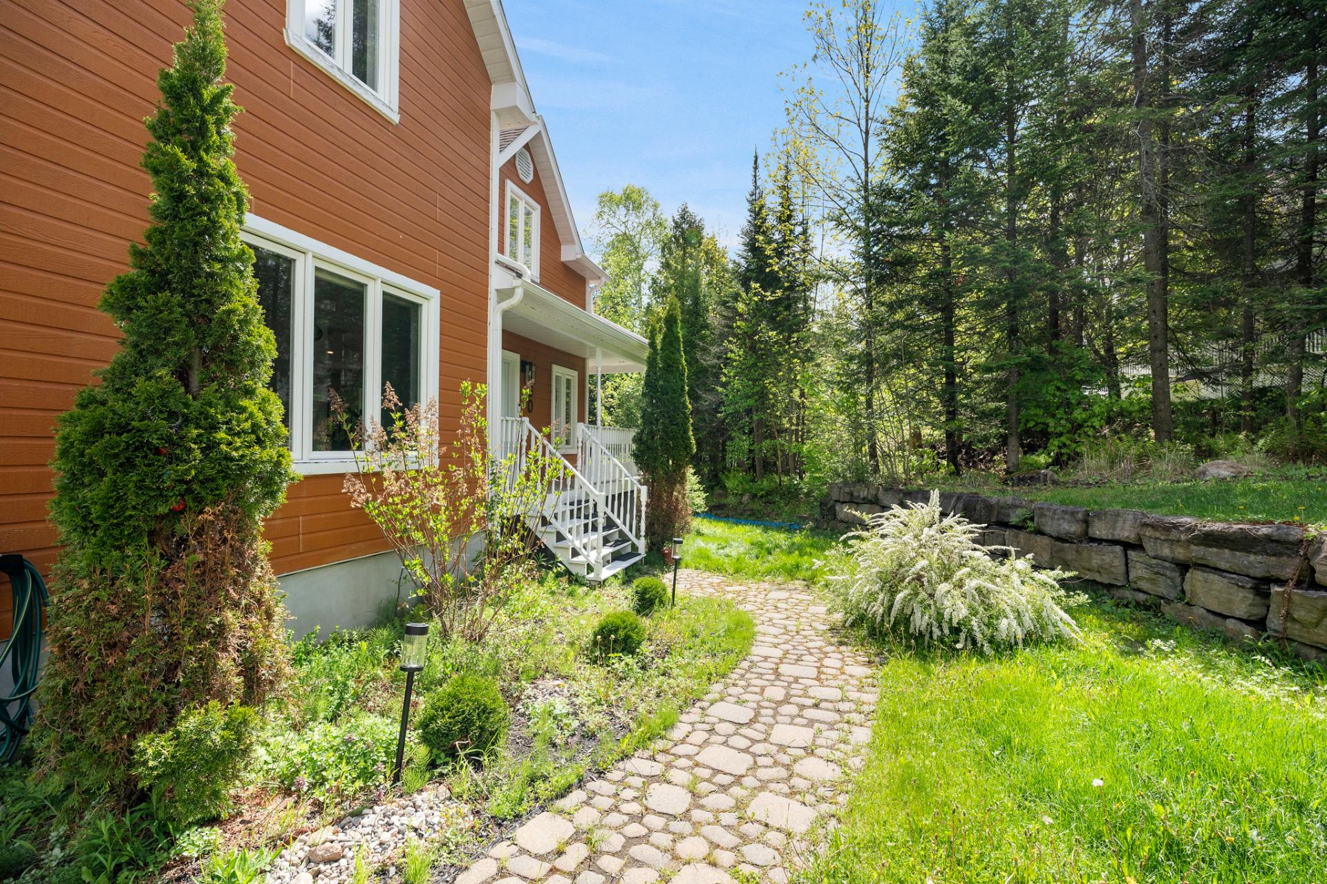 Residential in Saint-Sauveur 2