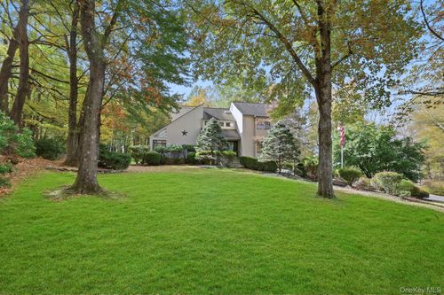 2 Sutton Pl, Katonah, NY, 10536-3003 | Card Image