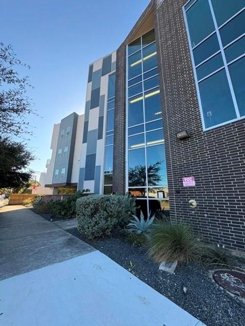 204-1011 Studemont St, Houston, TX, 77007-6412 | Card Image