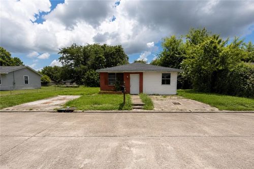 411 Louise St, Houma, LA, 70363-4833 | Card Image