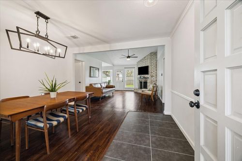 9707 Lawngate Dr, Houston, TX, 77080-1233 | Card Image