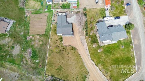 803 S Boise St, Glenns Ferry, ID, 83623-2651 | Card Image