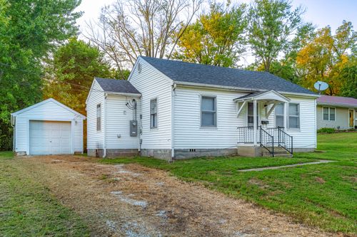 300 Nipper St, FAYETTE, MO, 65248 | Card Image