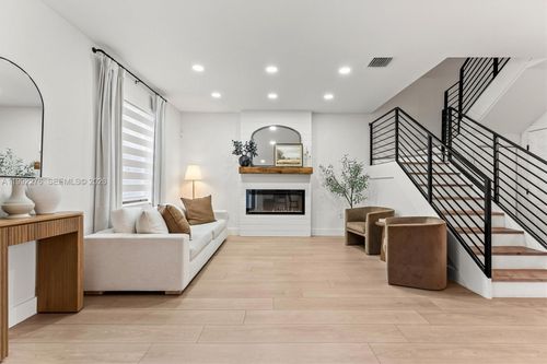 10487 W 34th Ct, Hialeah, FL, 33018 | Card Image