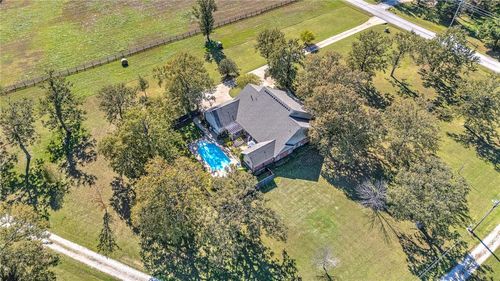 726 Bausinger Rd, Tontitown, AR, 72762-9539 | Card Image