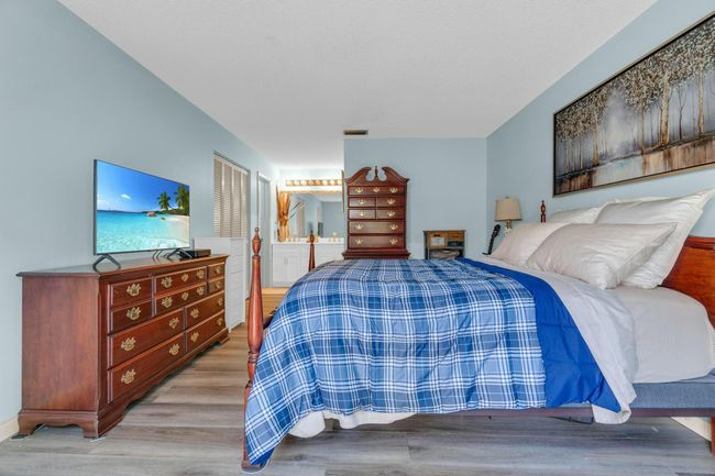 4389 Willow Pond Cir, Condo with 2 bedrooms, 2 bathrooms and null parking in West Palm Beach FL | Image 14
