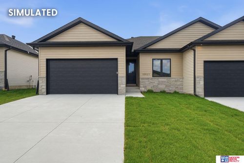 10507 Majestic Ln, Lincoln, NE, 68527-2526 | Card Image