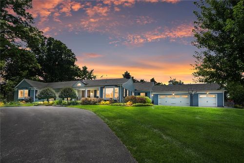 4275 Trails End Dr, Kettering, OH, 45429-1659 | Card Image