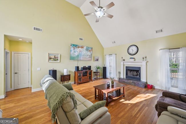 572 Harbour Shores Dr, House other with 4 bedrooms, 4 bathrooms and null parking in Jackson GA | Image 11