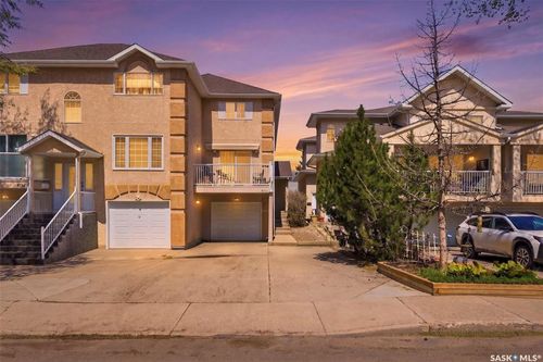 901 9th Street E, Saskatoon, SK, S7H0M9 | Card Image