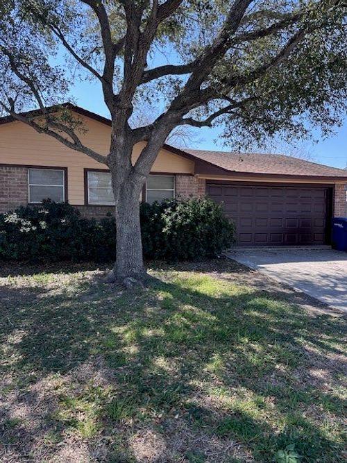 3633 Panama Dr, Corpus Christi, TX, 78415-3327 | Card Image