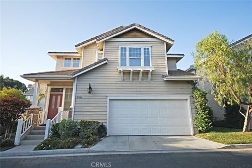 27153 Manor Cir, Valencia, CA, 91354-2692 | Card Image