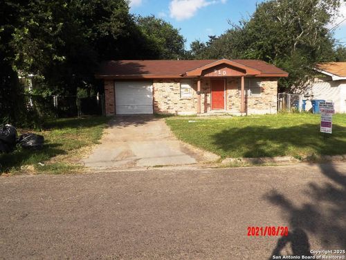 910 N Avenue C, Beeville, TX, 78102-3204 | Card Image