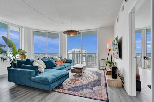 apt-3718-1900 N Bayshore Dr, Miami, FL, 33132-3020 | Card Image