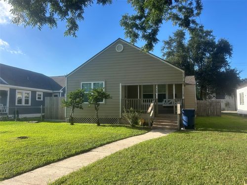428 10th Ave N, Texas City, TX, 77590-6327 | Card Image