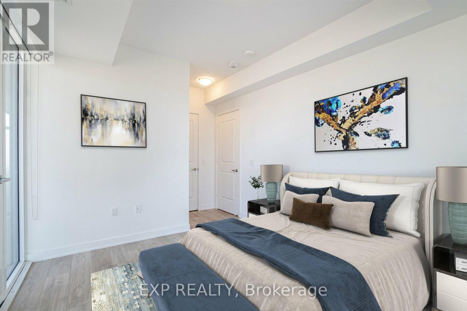 Residential in Mississauga (Central Erin Mills) 3