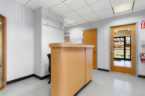 23 Snowden Ave, Ossining, NY, 10562-3218 | Card Image