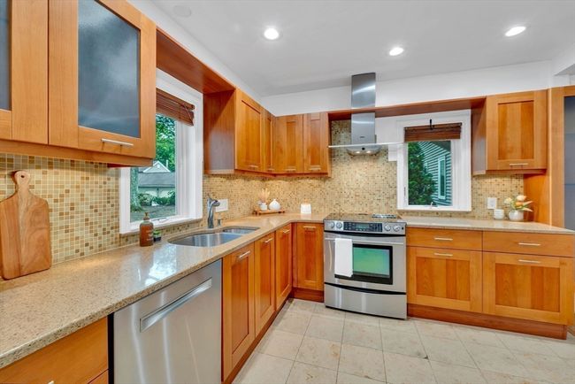 10 - 10 Fox Holw, Condo with 2 bedrooms, 3 bathrooms and 2 parking in Wayland MA | Image 17