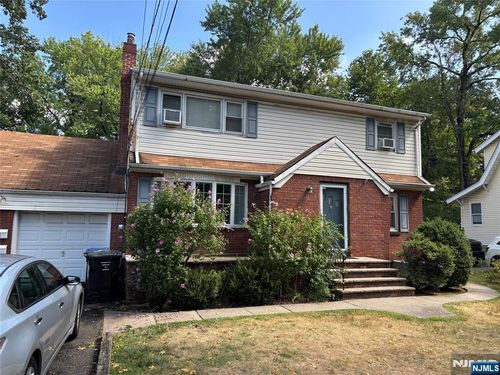 31 Farview Ter, Paramus, NJ, 07652-2703 | Card Image