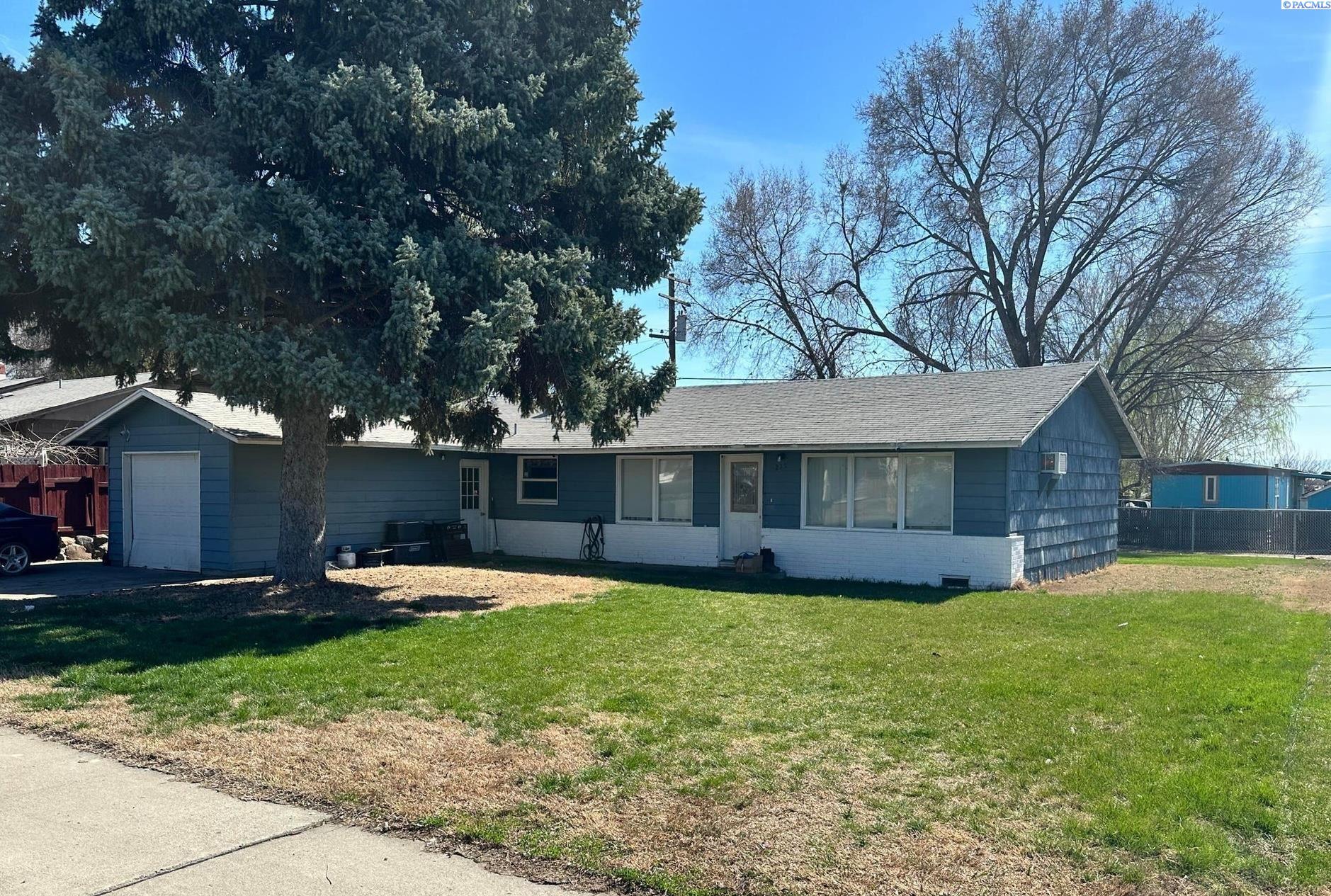 Nicolai Ave, Sunnyside, WA 98944