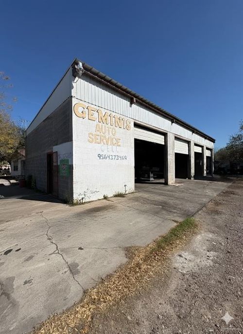 90 De Los Santos Avenue, Roma, TX, 78584 | Card Image