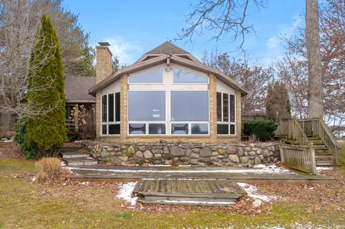 41772 N Park St, Paw Paw, MI, 49079-8709 | Card Image