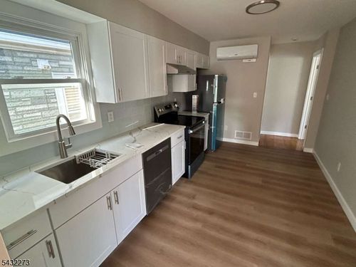 2-1 Kingsland Ave, Harrison, NJ, 07029-1608 | Card Image