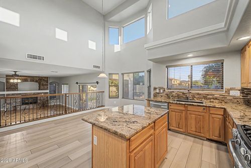8013 W Crown King Rd, Phoenix, AZ, 85043-1451 | Card Image