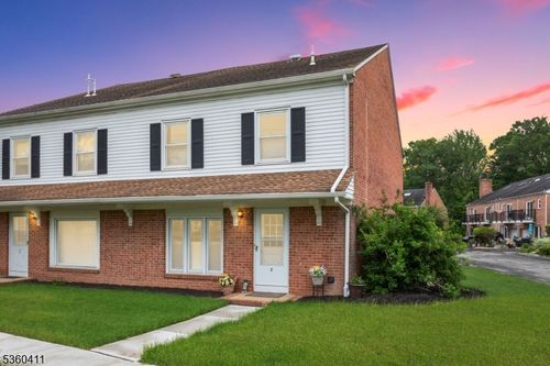 8 Maddaket, Scotch Plains, NJ, 07076-3136 | Card Image