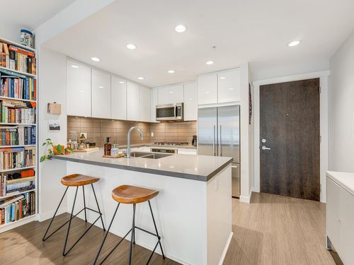 412-255 W 1st St, North Vancouver, BC, V7M3G8 | Card Image